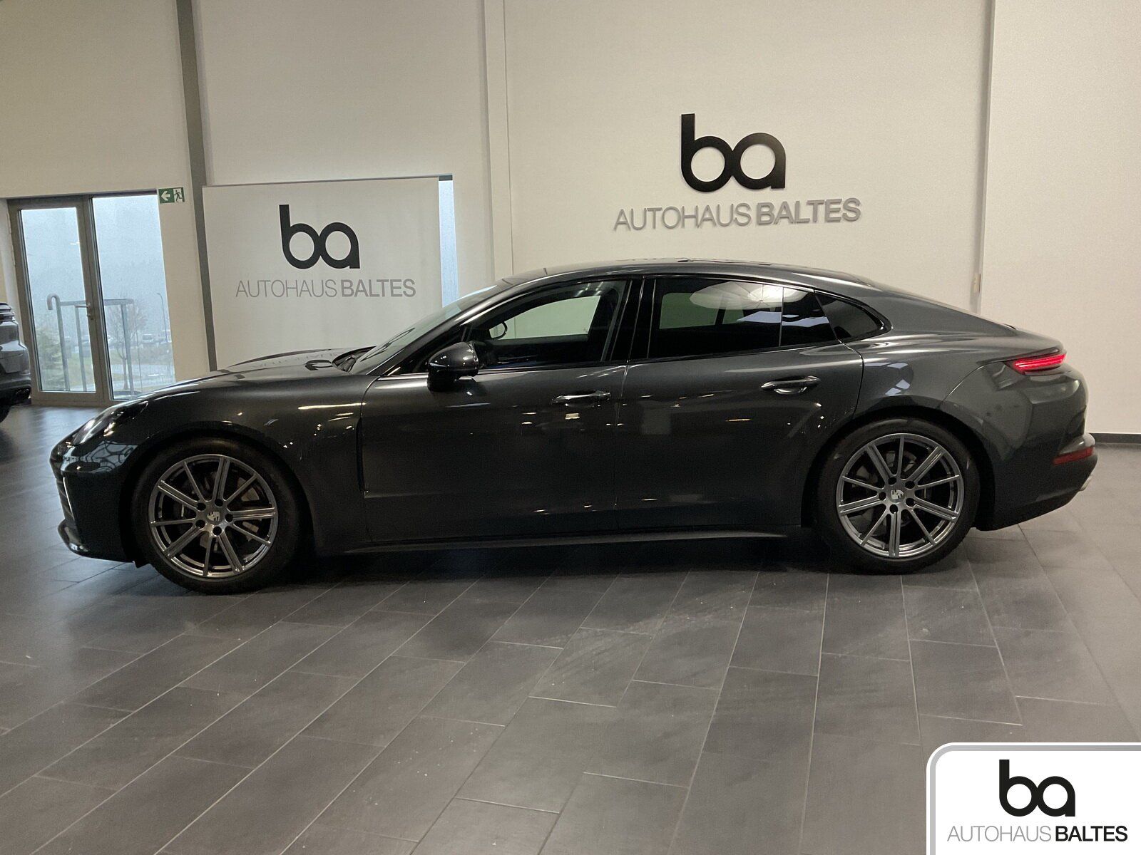 Porsche Panamera 4 Pano/Luft/Inno/4+1/Spur/BeiDis/AHK