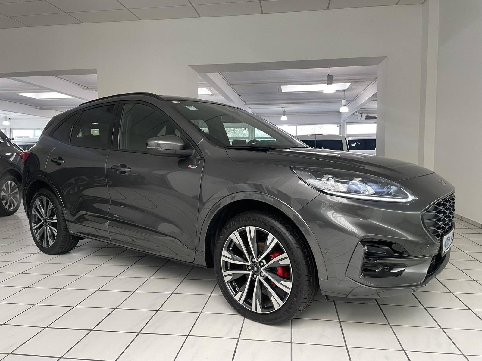 Ford Kuga ST-Line X - Samsaru's Car Outlet
