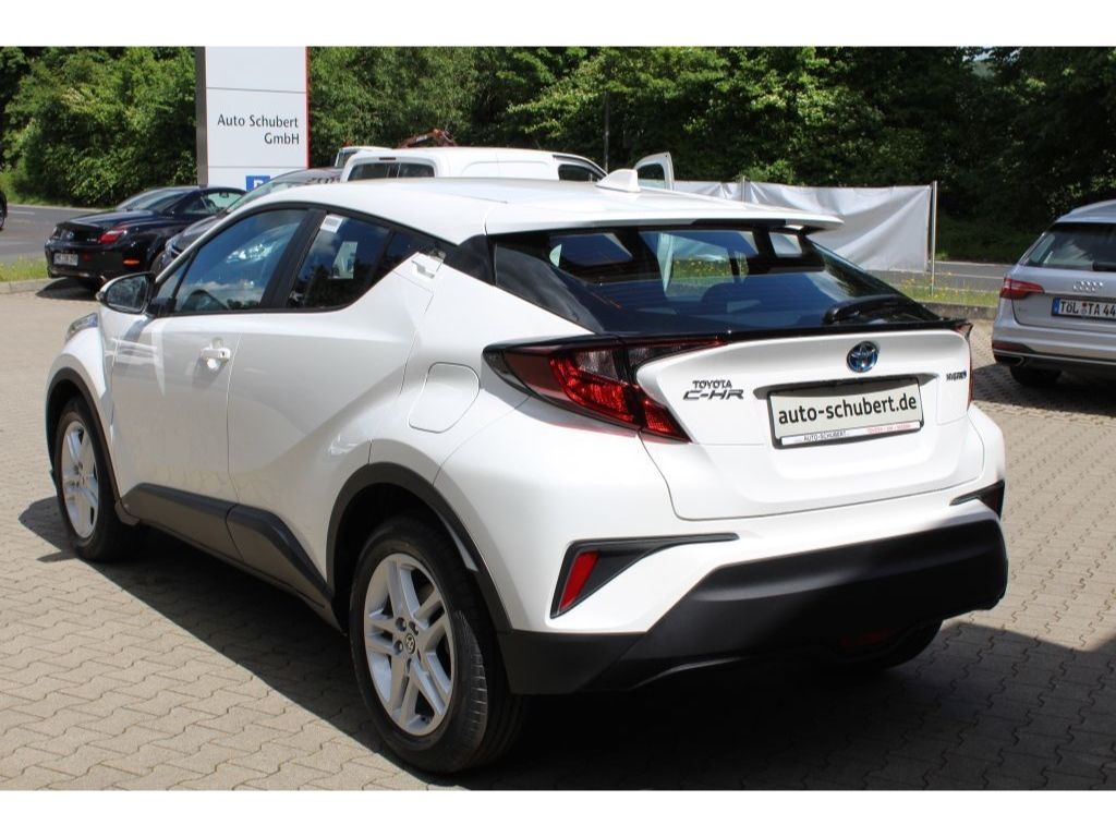 Toyota C-HR Hybrid Flow 1.8 Hybrid - Samsaru's Car Outlet