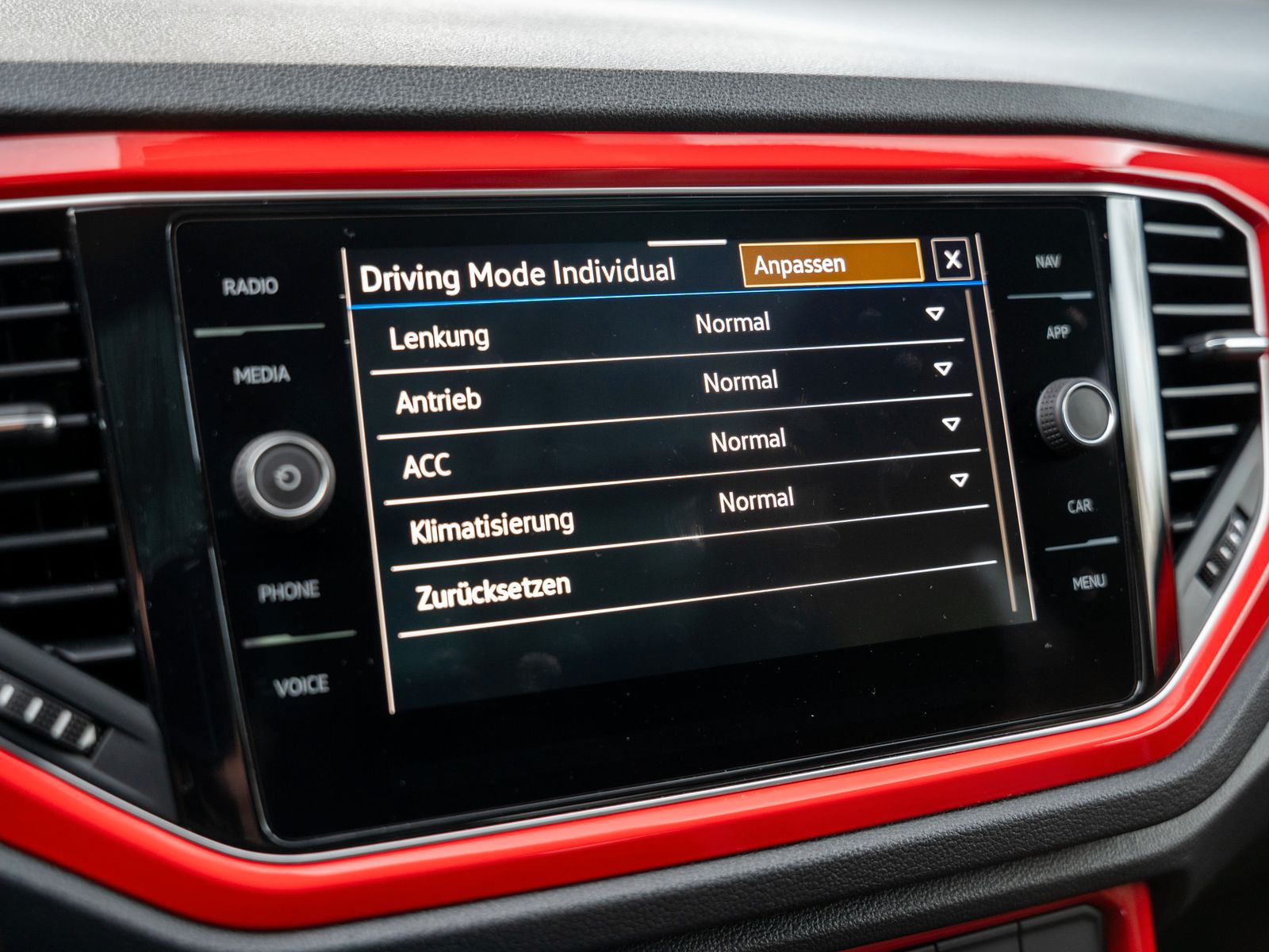 Volkswagen T-ROC Sport 1.5 TSI - Samsaru's Car Outlet
