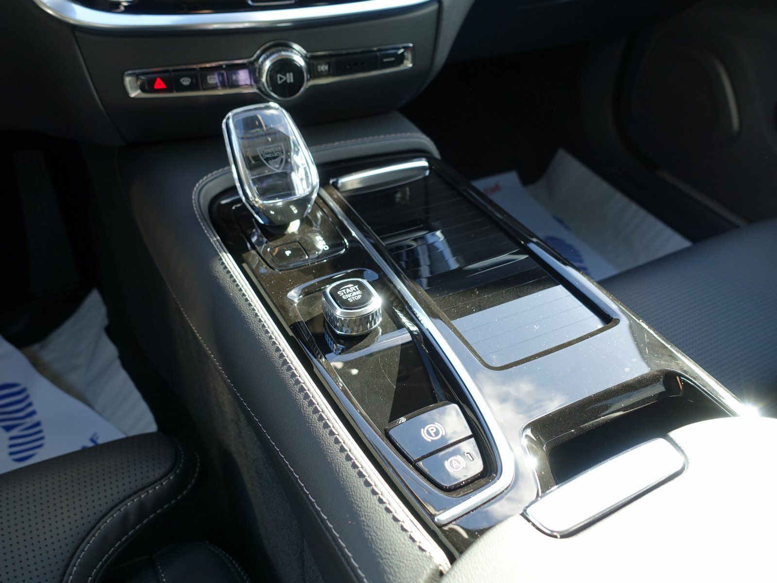 Volvo V60 Ultra T8 AWD Plug-in Hybrid/360°Cam/Massage