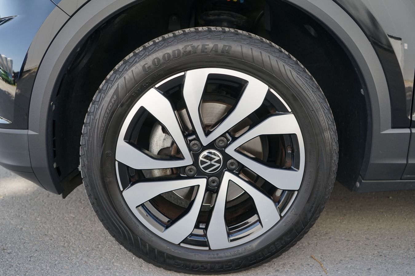 Volkswagen T-Roc 1.0 TSI Active - Samsaru's Car Outlet