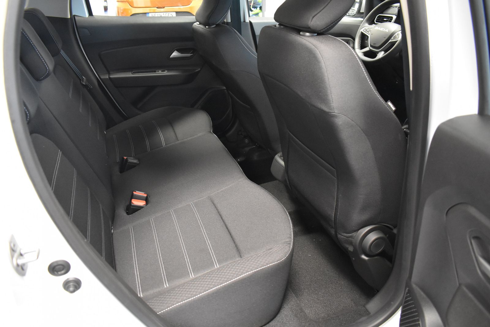Dacia Duster 4WD - Samsaru's Car Outlet