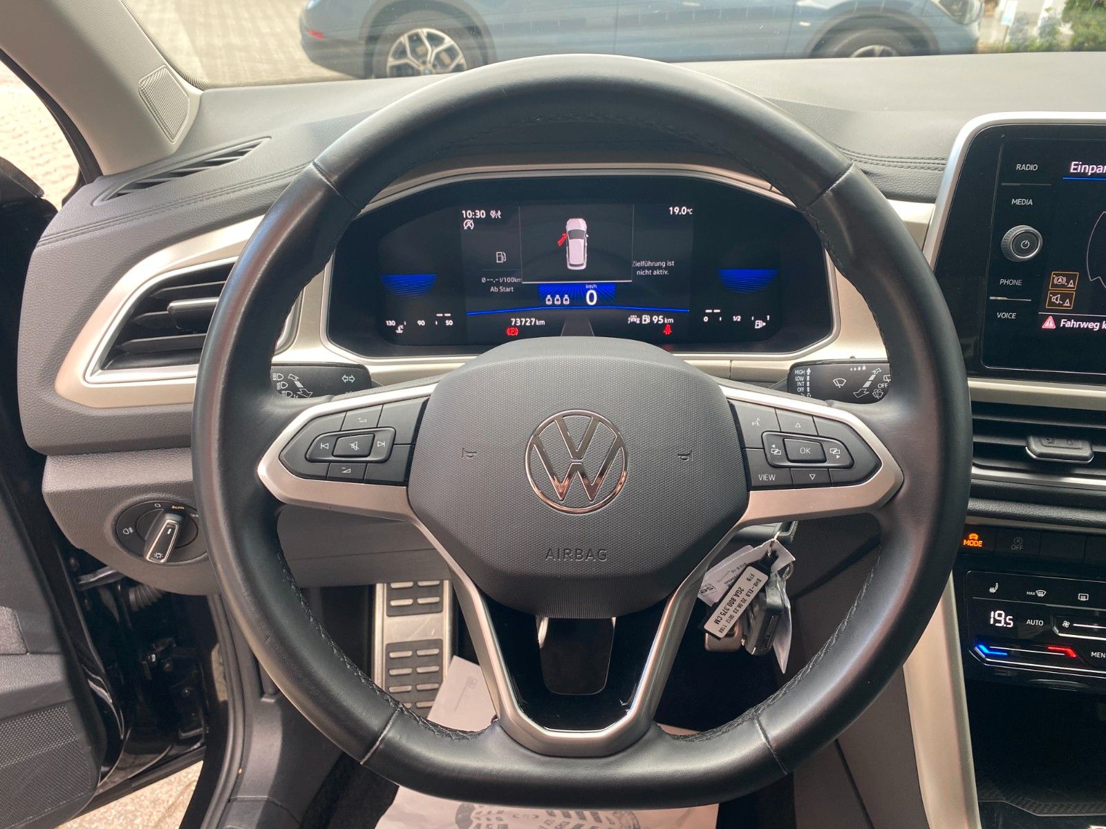 Volkswagen T-Roc Move - Samsaru's Car Outlet