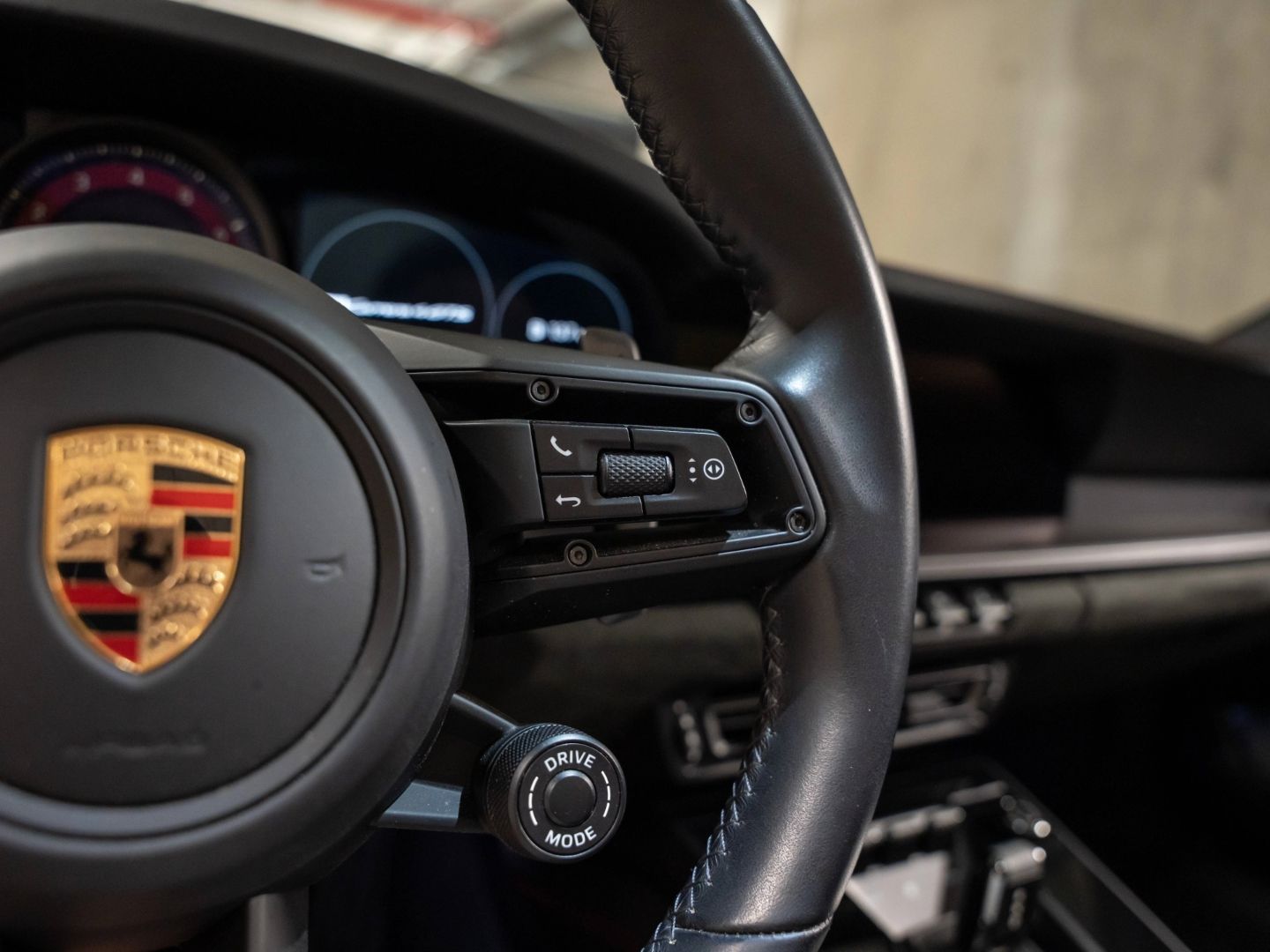 Porsche 992 Carrera 4 GTS Cabriolet InoDrive Burmester