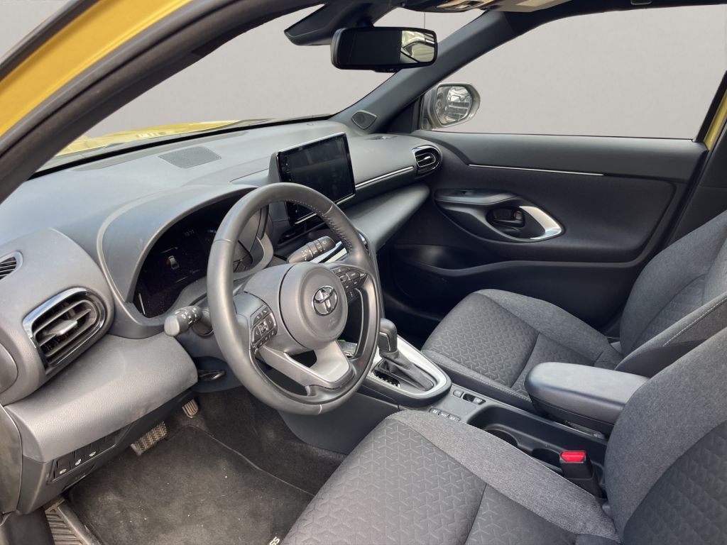 Toyota Yaris Cross Hybrid 1.5 VVT-i Team D 15 Jahre Gar