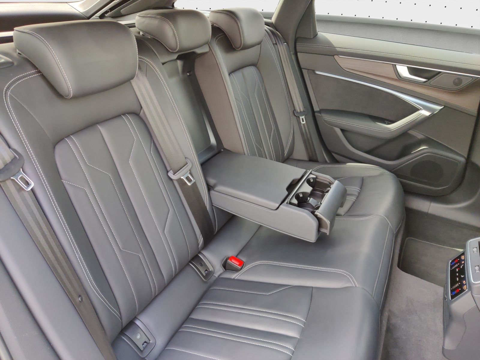 Audi A6 allroad 55 TFSI quattro - Samsaru's Car Outlet