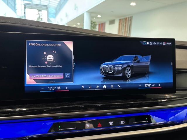 BMW 740 d xDrive M Sport PanoSky StHzg IconGl Aktivl