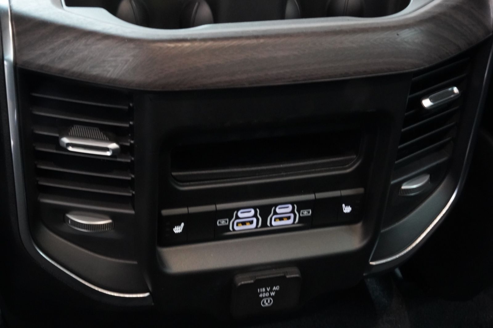 Dodge Sport 3.0 420 PS Black