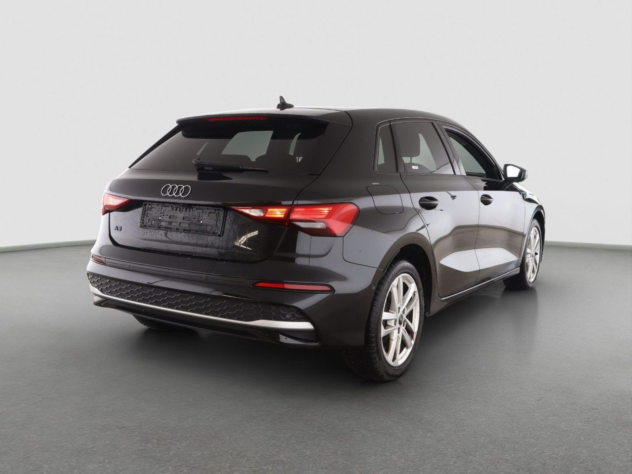 Audi A3 Sportback 35 TDI ADVANCED - Samsaru's Car Outlet