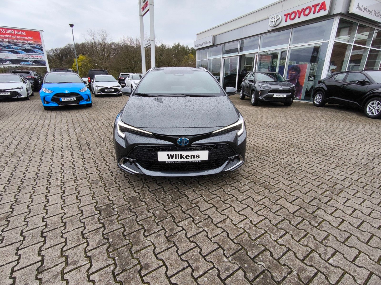 Toyota Corolla Touring Sports Hybrid Team D - Samsaru's Car Outlet