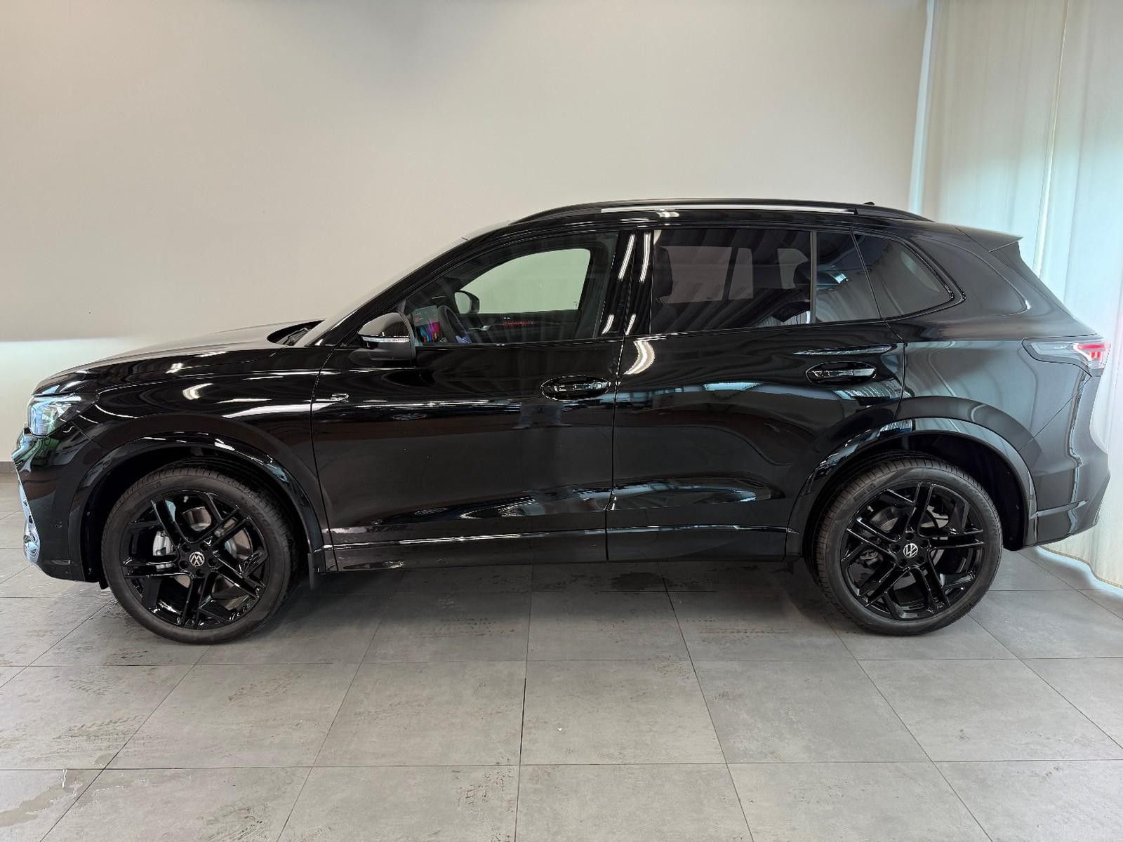 Volkswagen Tiguan 2.0 TDI 4M R-Line PANO LEDER HEAD UP 360°