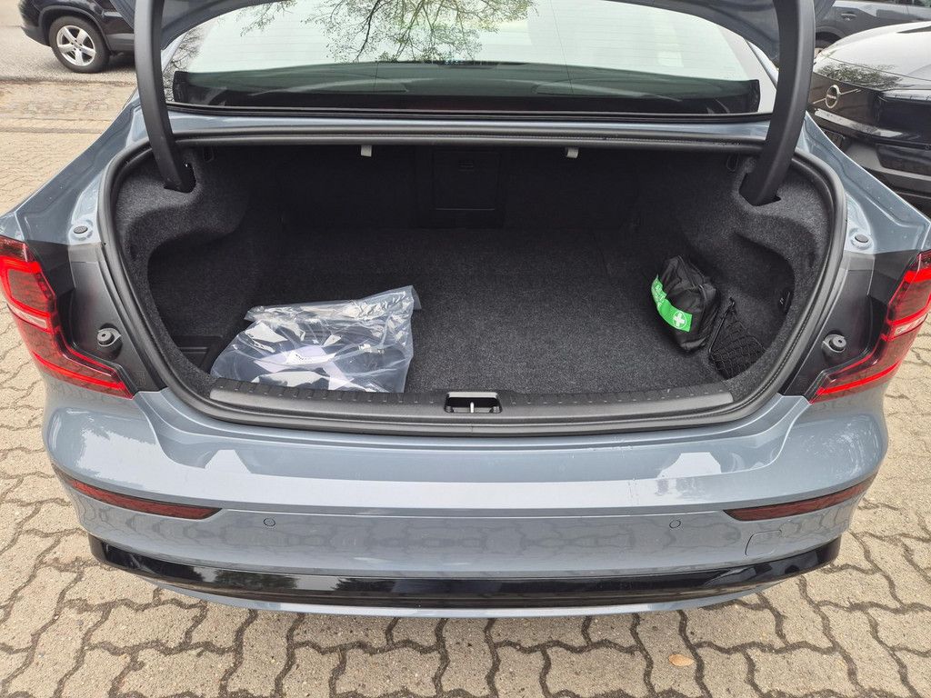Volvo S60 T8 Ultimate Dark Recharge Plug-In Hybrid AWD
