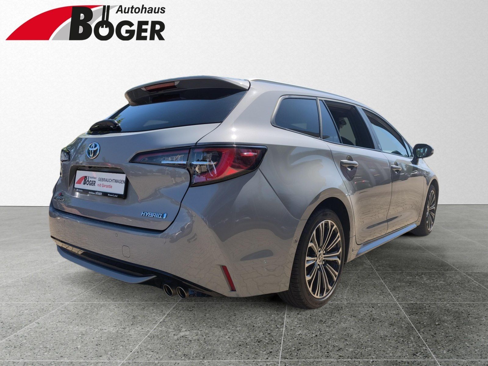 Toyota Corolla Touring Sports 2.0 Hybrid Team D - Samsaru's Car Outlet