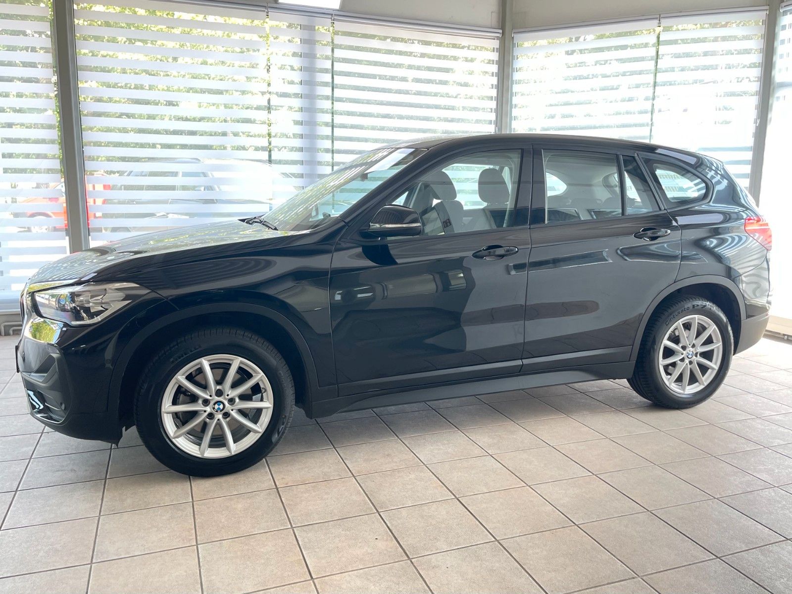 BMW X1 xDrive 18d Aut. - Samsaru's Car Outlet