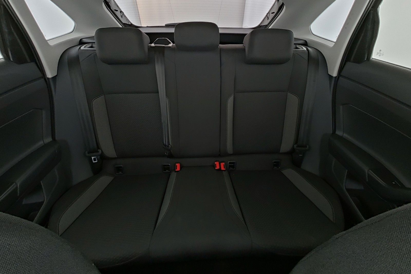 Volkswagen Taigo 1.0 TSI Life - Samsaru's Car Outlet