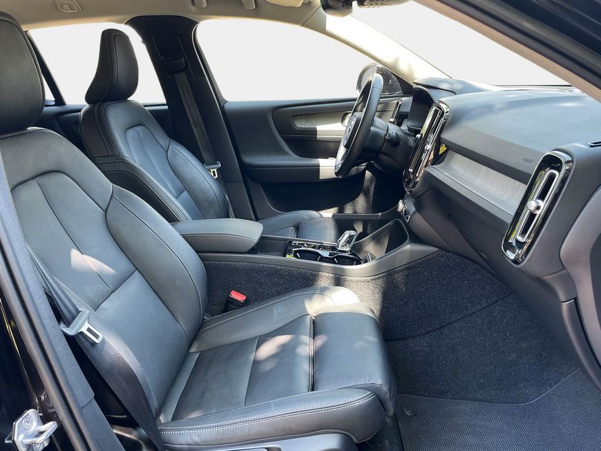 Volvo XC40 T5 Recharge Inscription - Samsaru's Car Outlet
