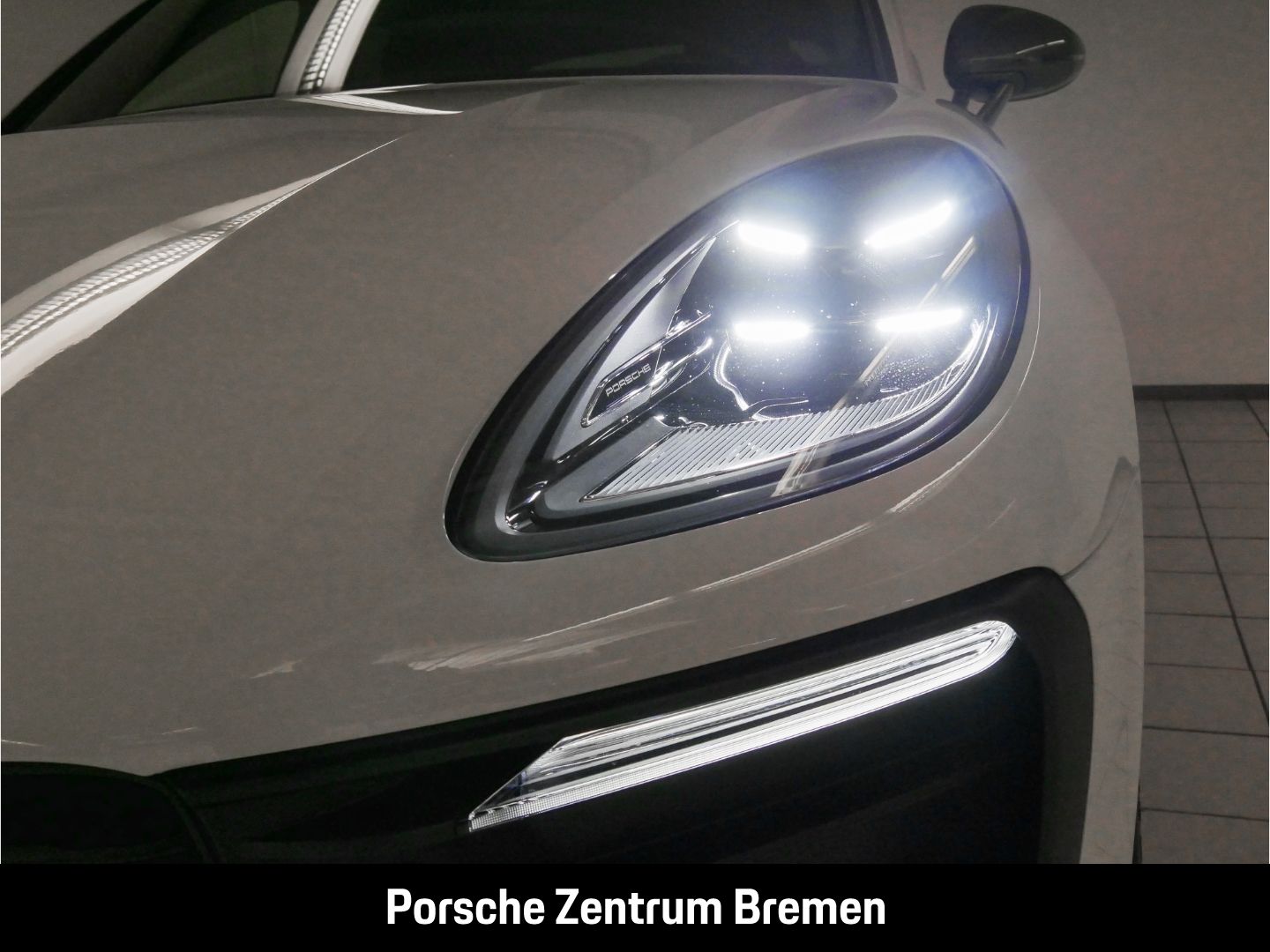 Porsche Macan T - Samsaru's Car Outlet