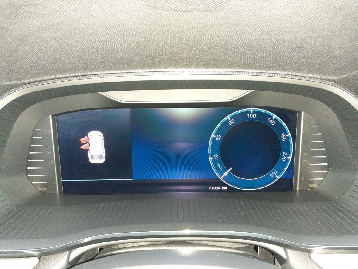 Skoda Octavia Combi 2.0TDI Style - Samsaru's Car Outlet