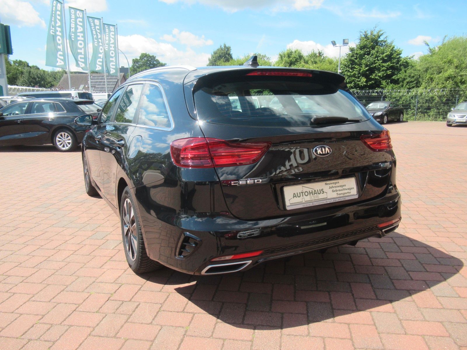 Kia cee'd SW 1.6 GDI DCT Spirit - Samsaru's Car Outlet