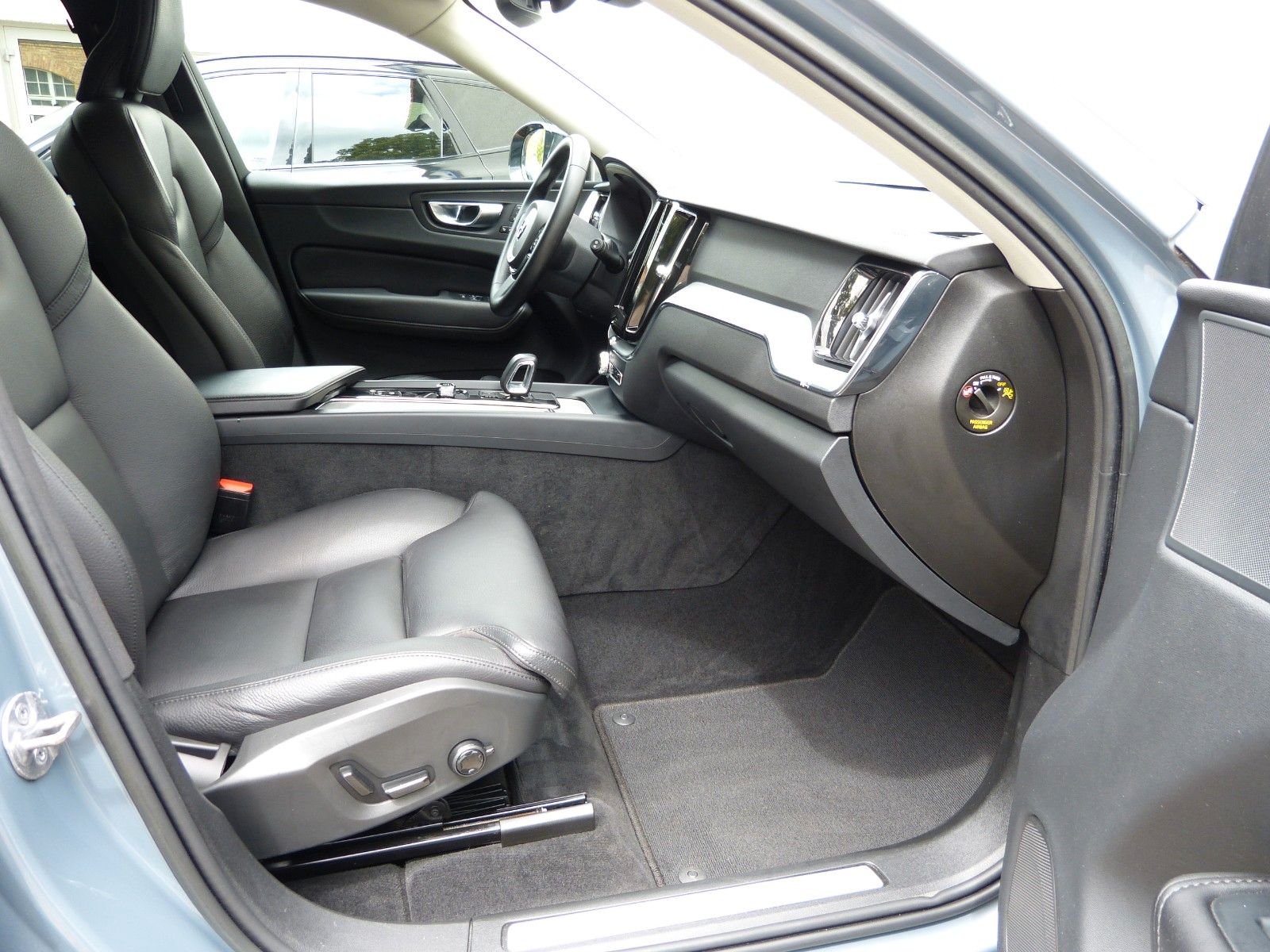 Volvo XC60 B4 Plus Dark AWD StdHz*ACC*AHK
