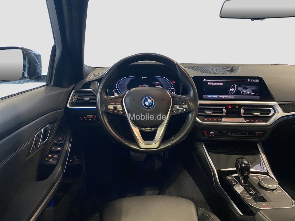BMW 330e xDrive Touring Sport Line - Samsaru's Car Outlet