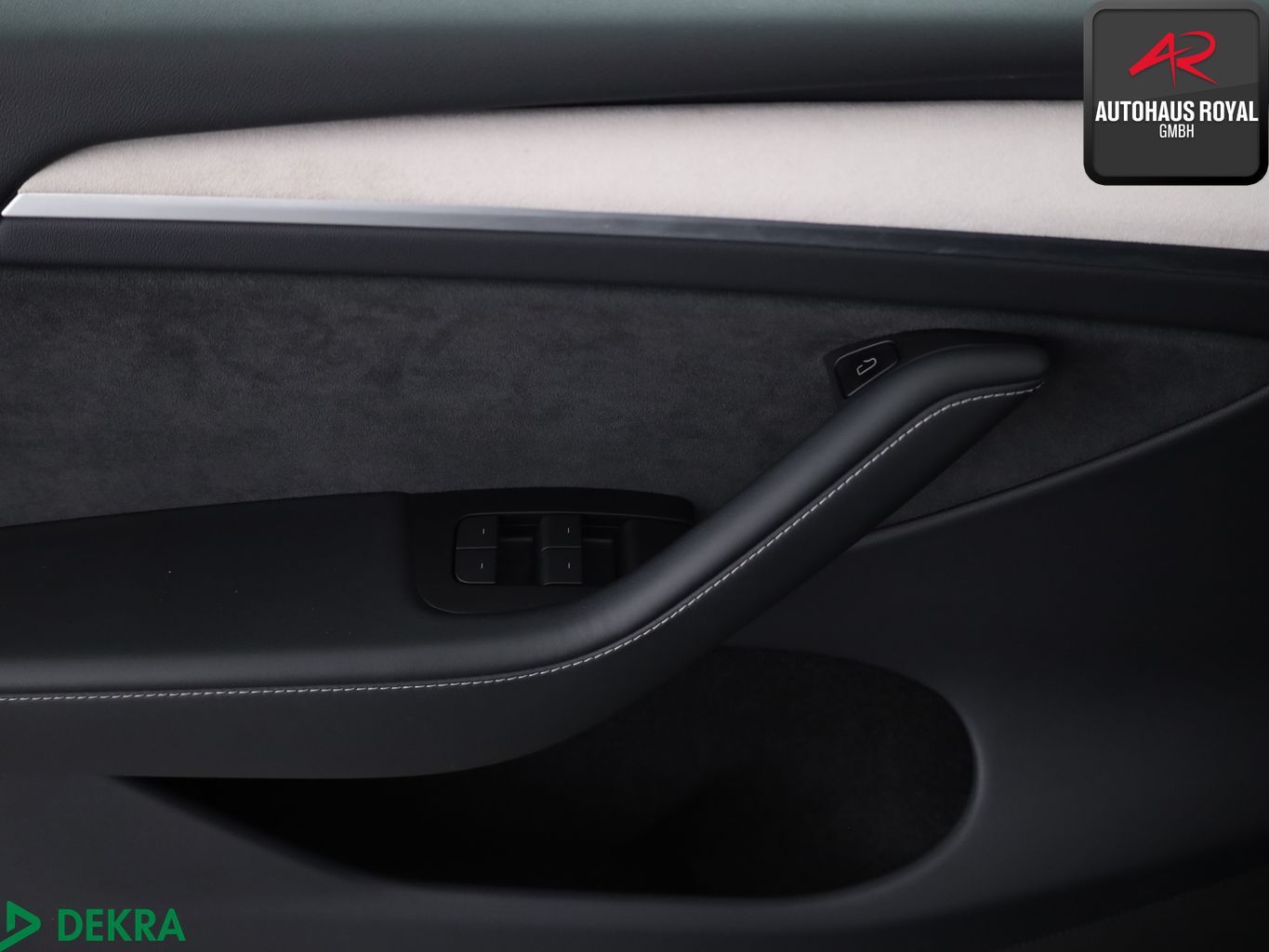 Tesla Model Y Long Range Dual AWD PANO,360°,PARKLENK