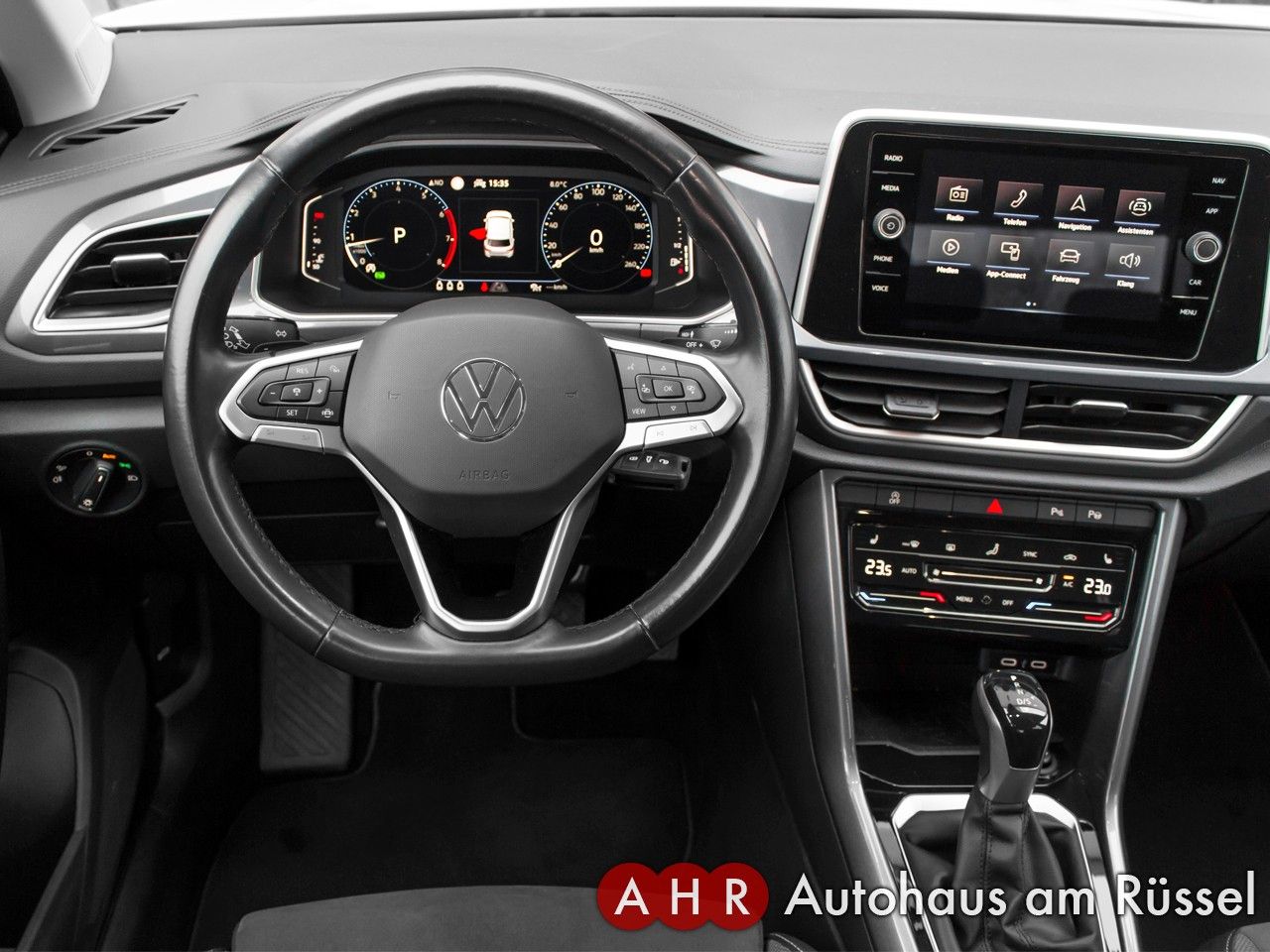 Volkswagen T-Roc Style 1.5 TFSI DSG - Samsaru's Car Outlet