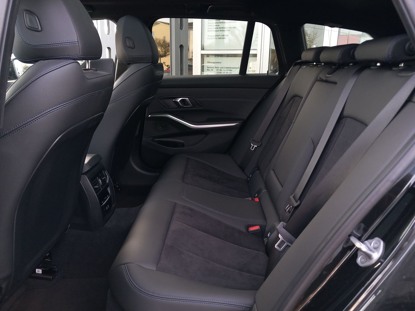BMW 320d Touring Aut MSport - Samsaru's Car Outlet
