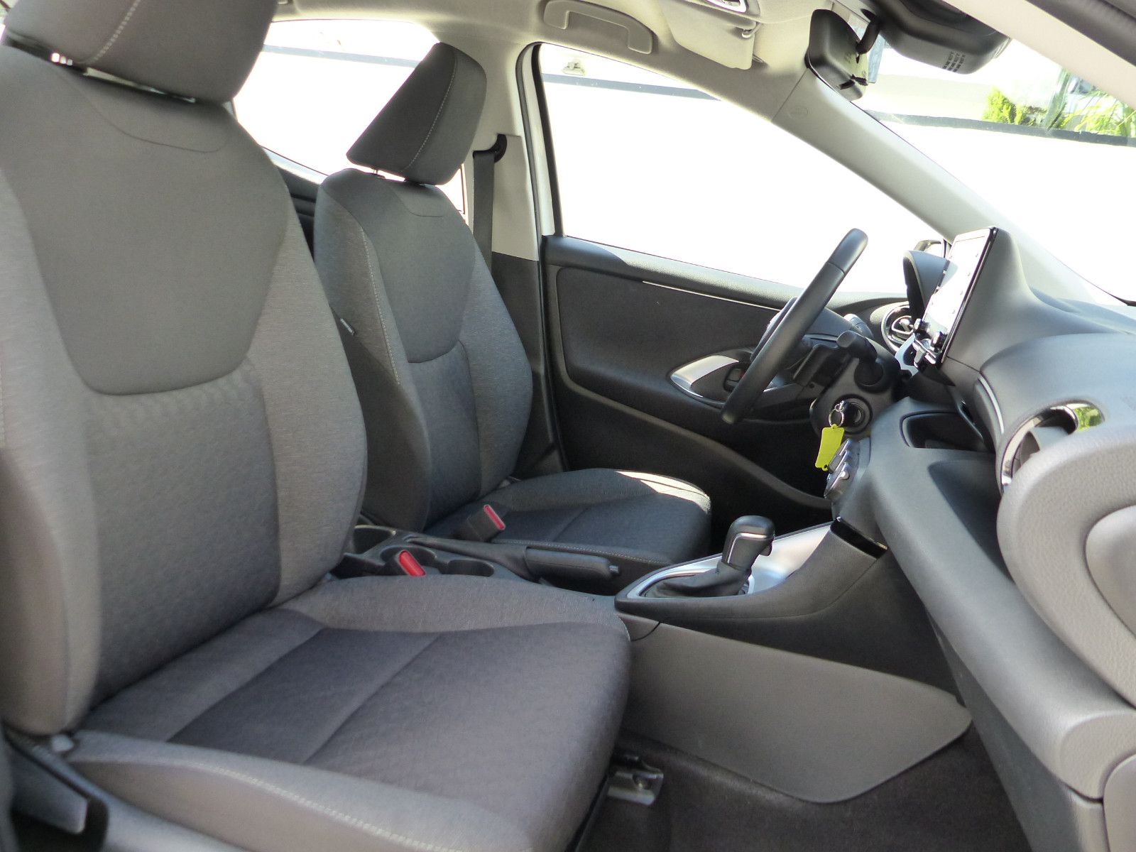 Toyota Yaris 1.5 VVT-iE Automatik Comfort - Samsaru's Car Outlet