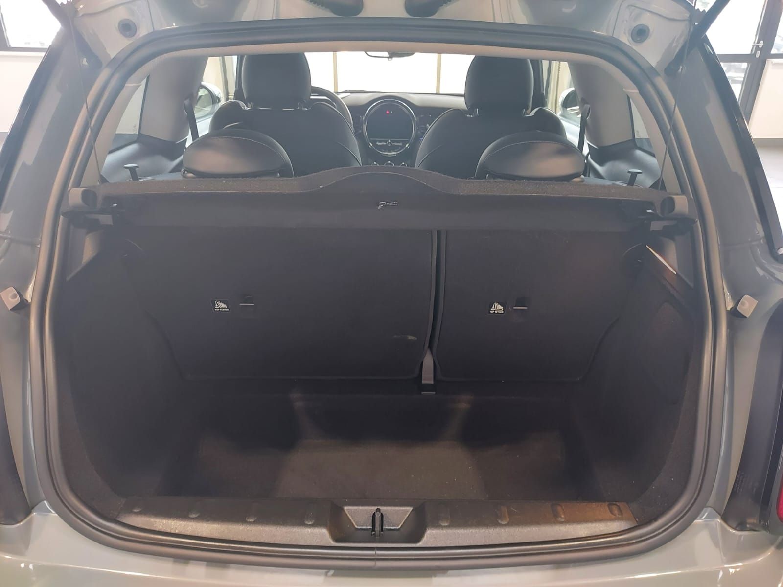 MINI Cooper SE Classic - Samsaru's Car Outlet