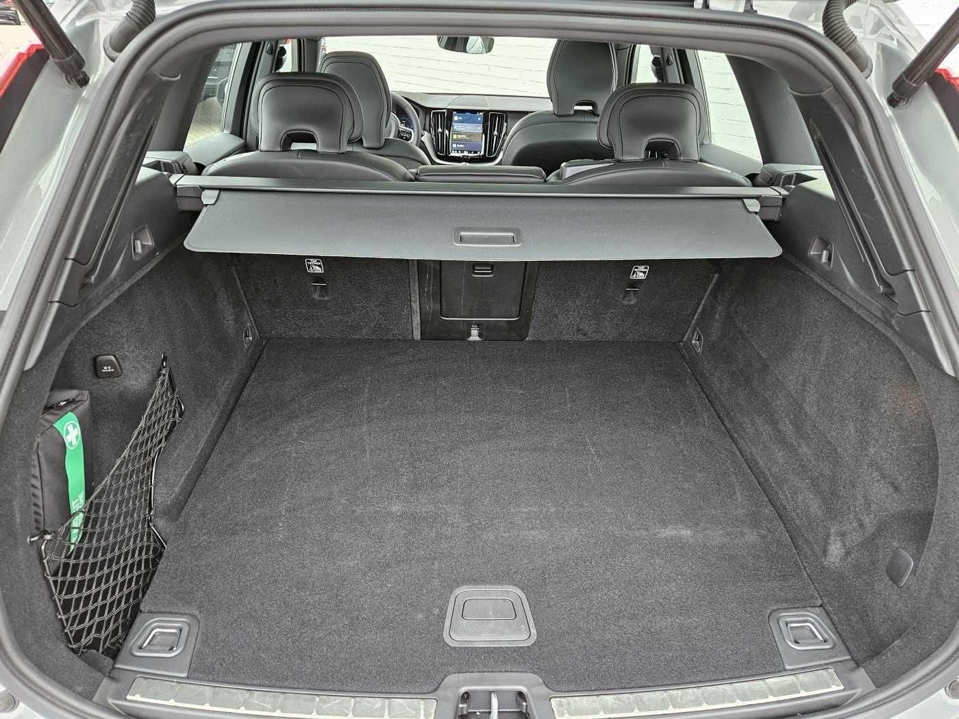 Volvo XC60 T6 AWD Plus Dark*AHK*ACC*Panorama*RFK*