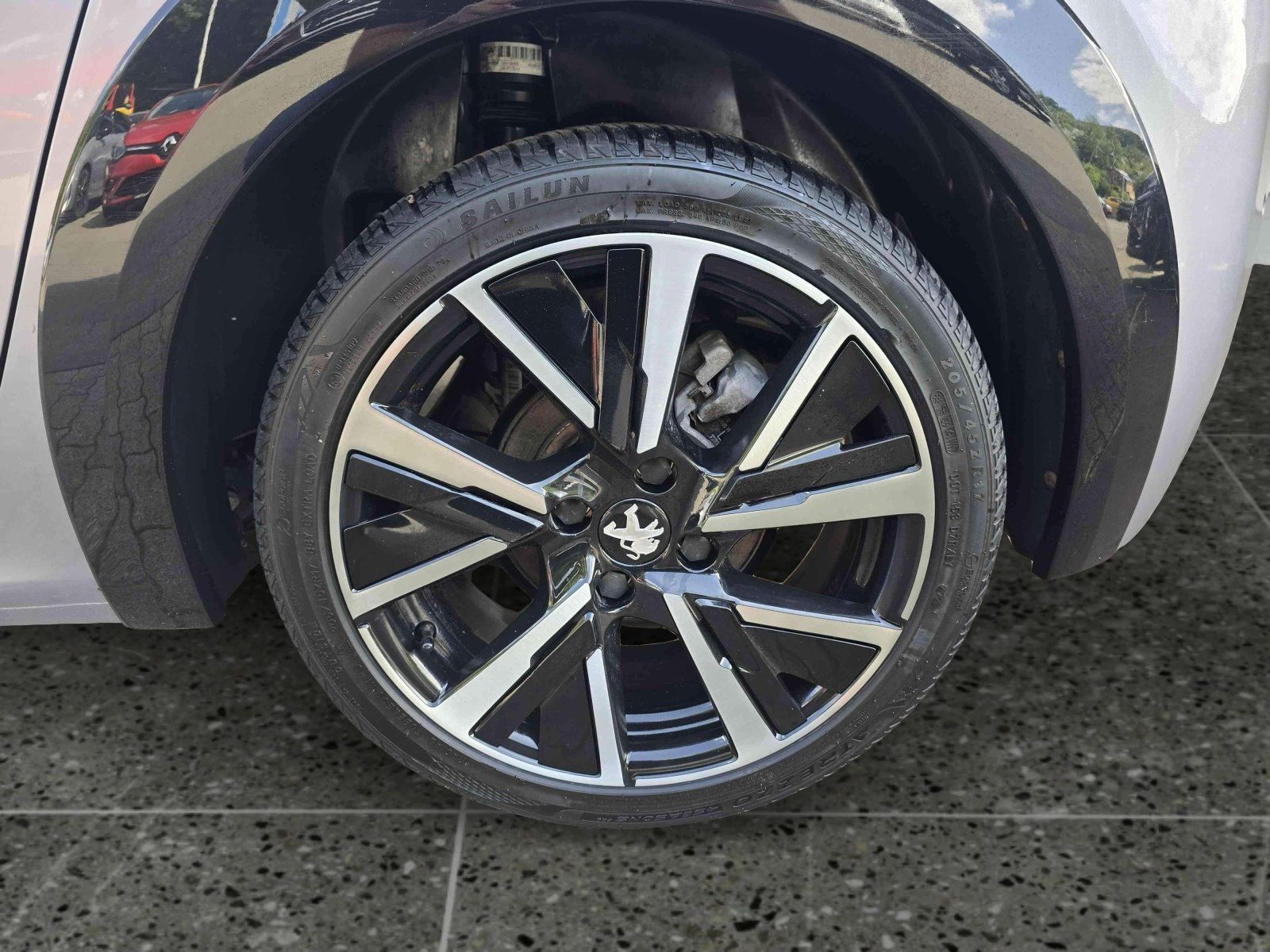 Peugeot 208 1.2 Pure Tech 100 GT - Samsaru's Car Outlet