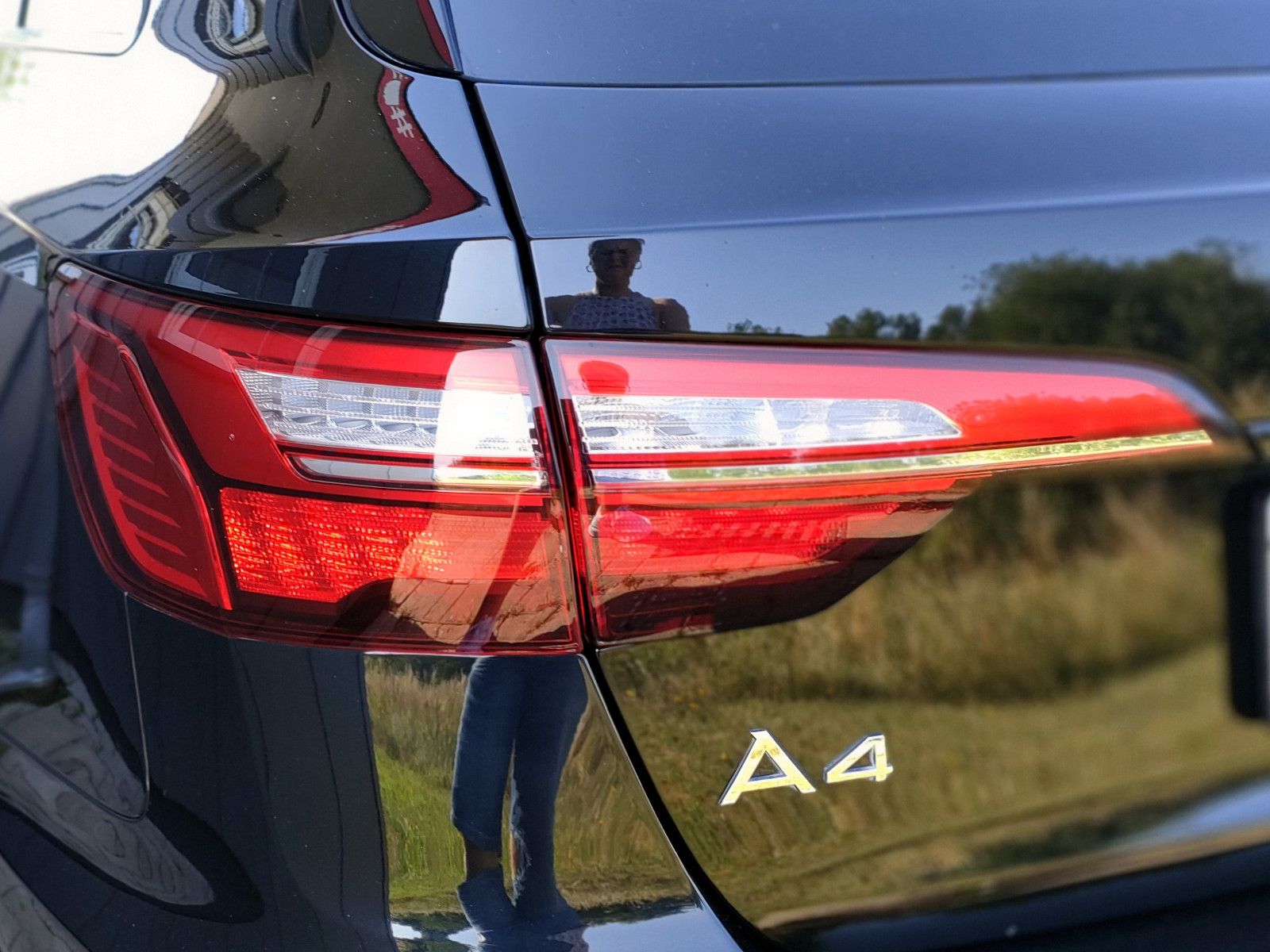 Audi A4 Avant 35 TFSI S line - Samsaru's Car Outlet