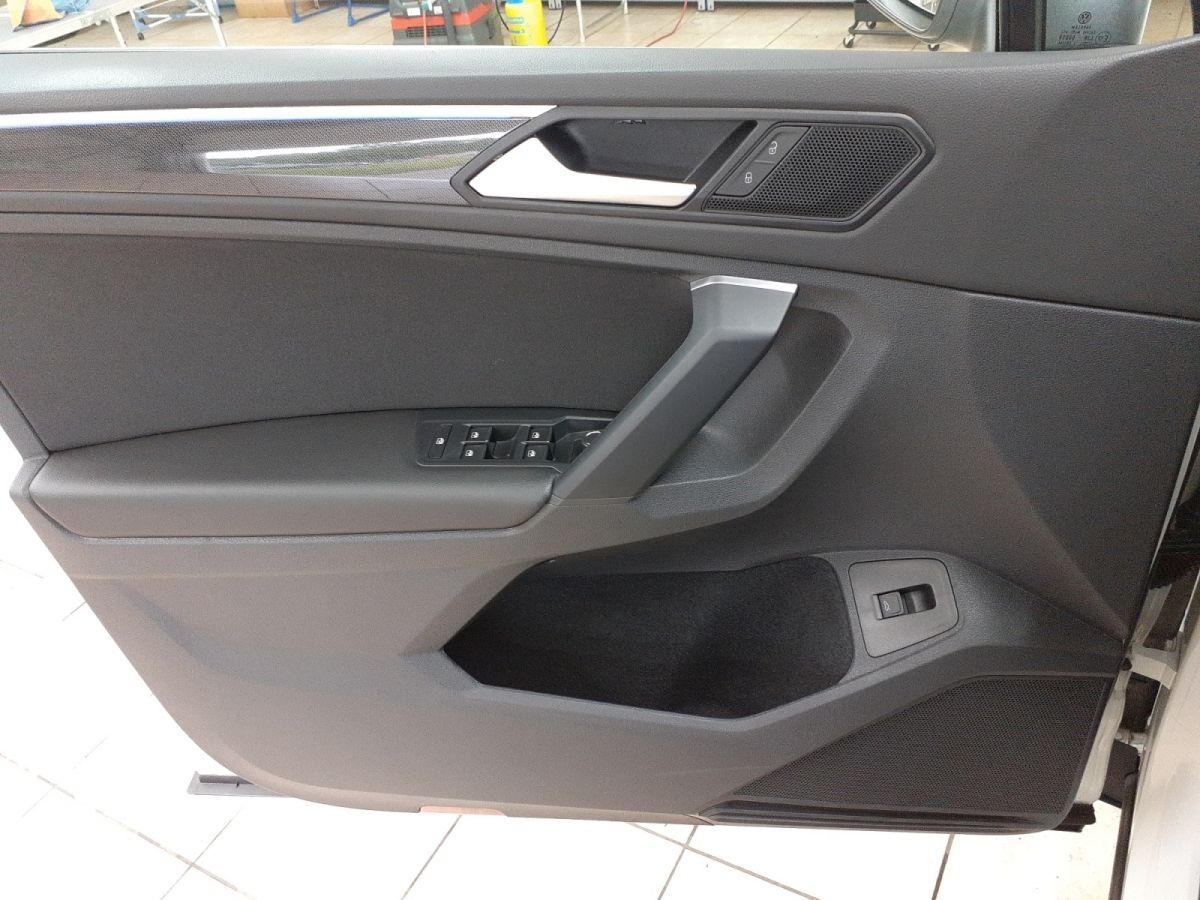 Volkswagen Tiguan 2.0 TDI 4Motion Elegance - Samsaru's Car Outlet