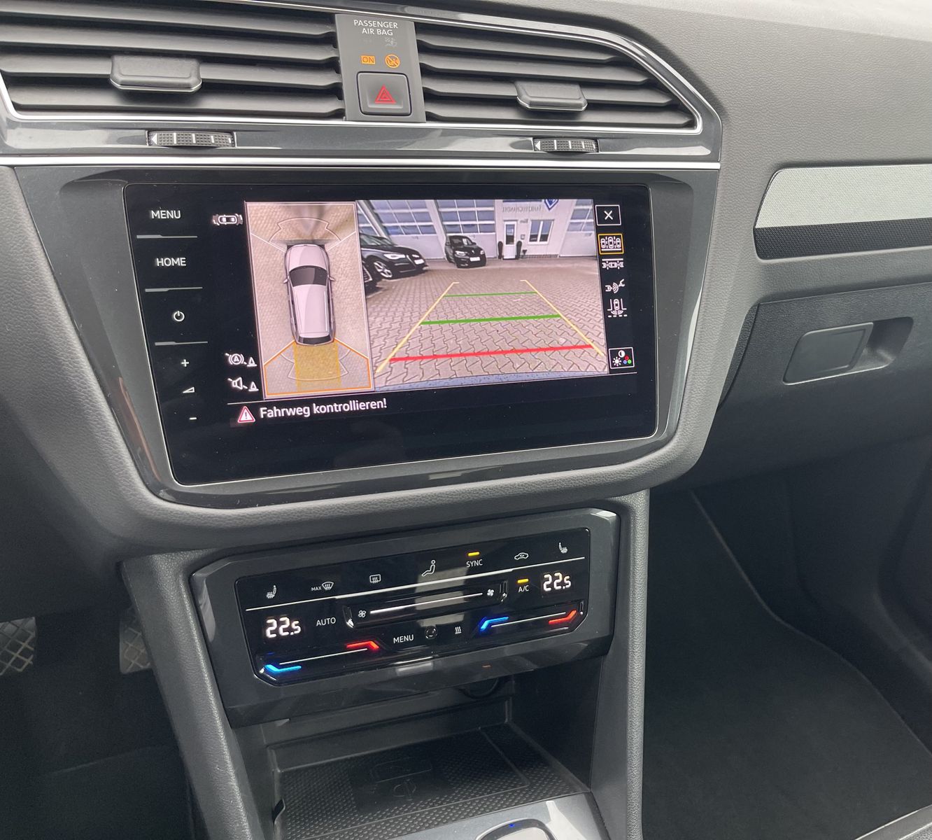 Volkswagen Tiguan 2.0 TDI*4Motion*AHK*Leder*Cam*STHZ*HeadUp