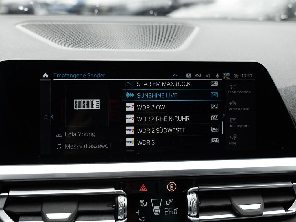 BMW 330e Touring M-Sportpaket - Samsaru's Car Outlet