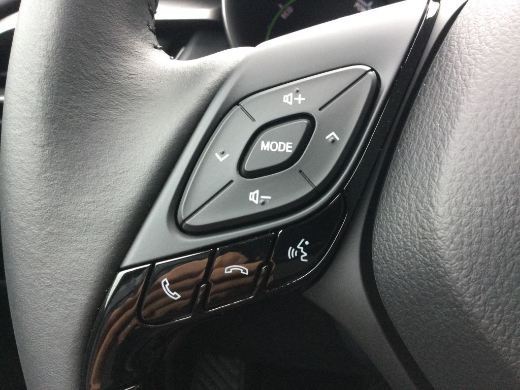 Toyota C-HR Hybrid Business-Edition - Samsaru's Car Outlet