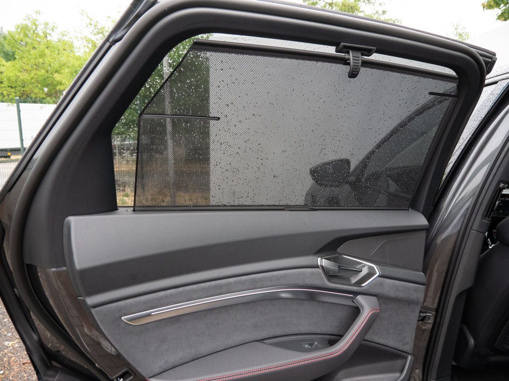 Audi Q8 S line 50 e-tron quattro - Samsaru's Car Outlet