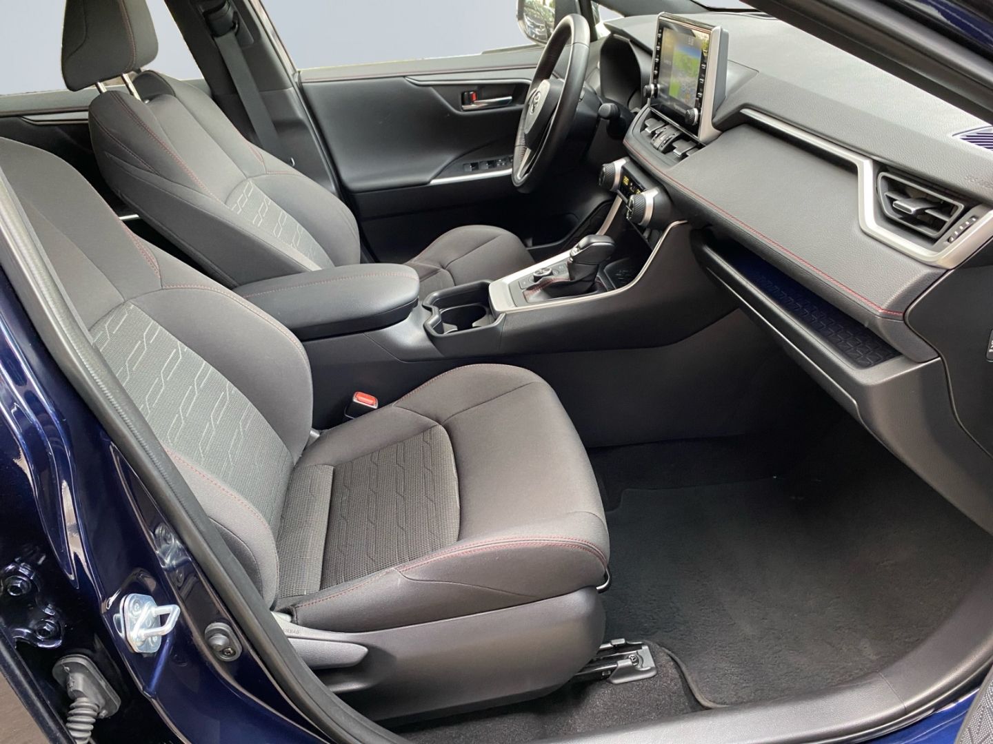 Toyota RAV 4 Plug-in Hybrid - Samsaru's Car Outlet