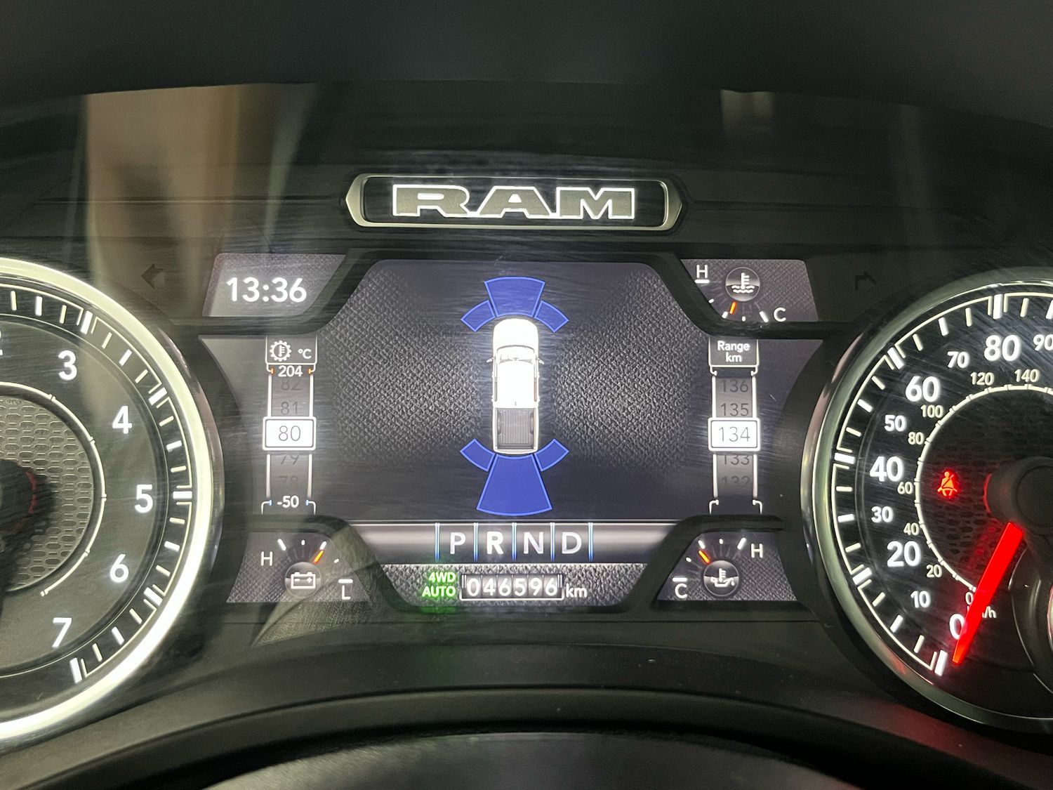 Dodge RAM 5,7l V8 *LARAMIE/12 Zoll Display/LED/AHK/SHZ