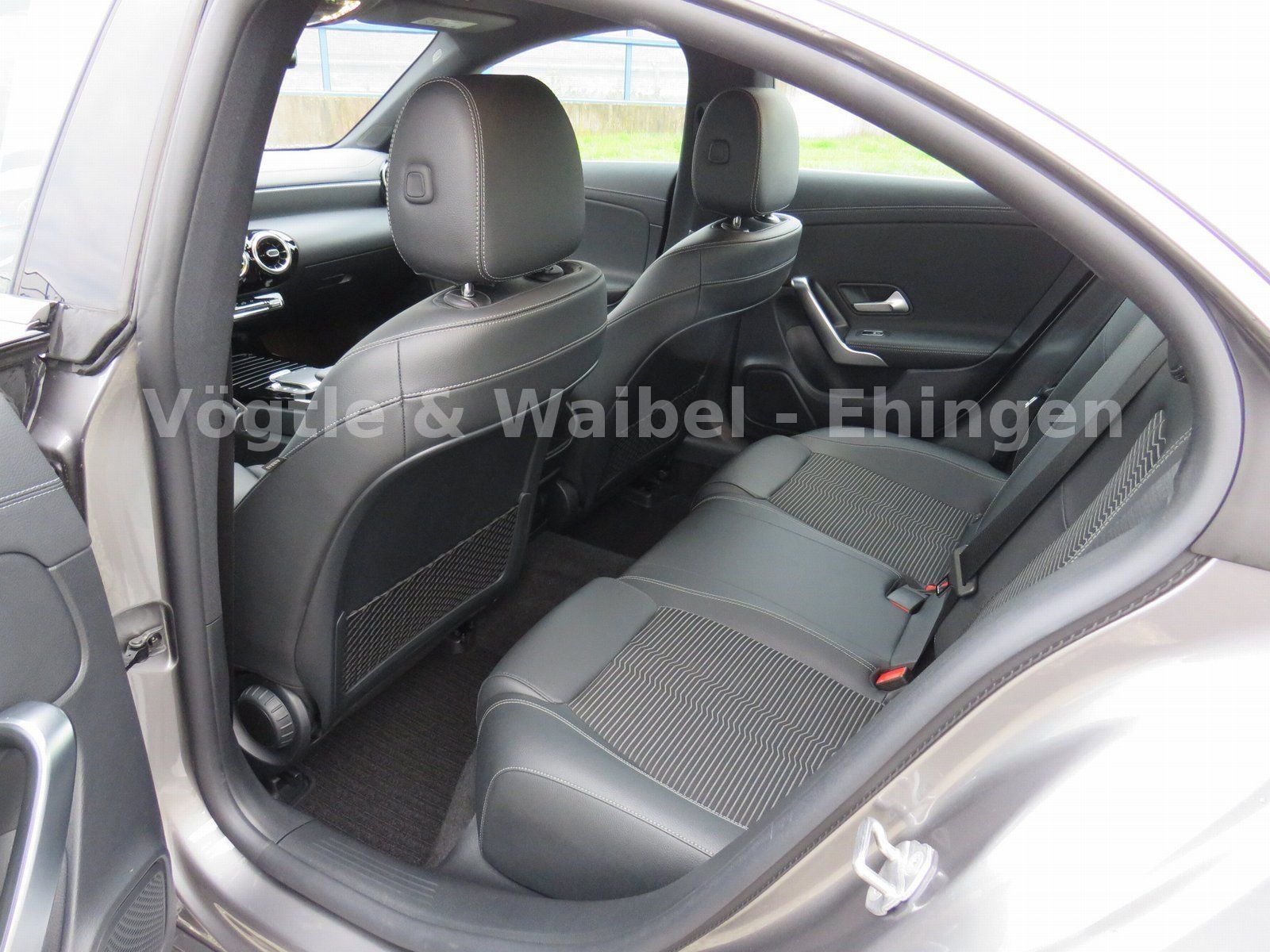 Mercedes-Benz CLA 200 PROGRESSIVE - Samsaru's Car Outlet