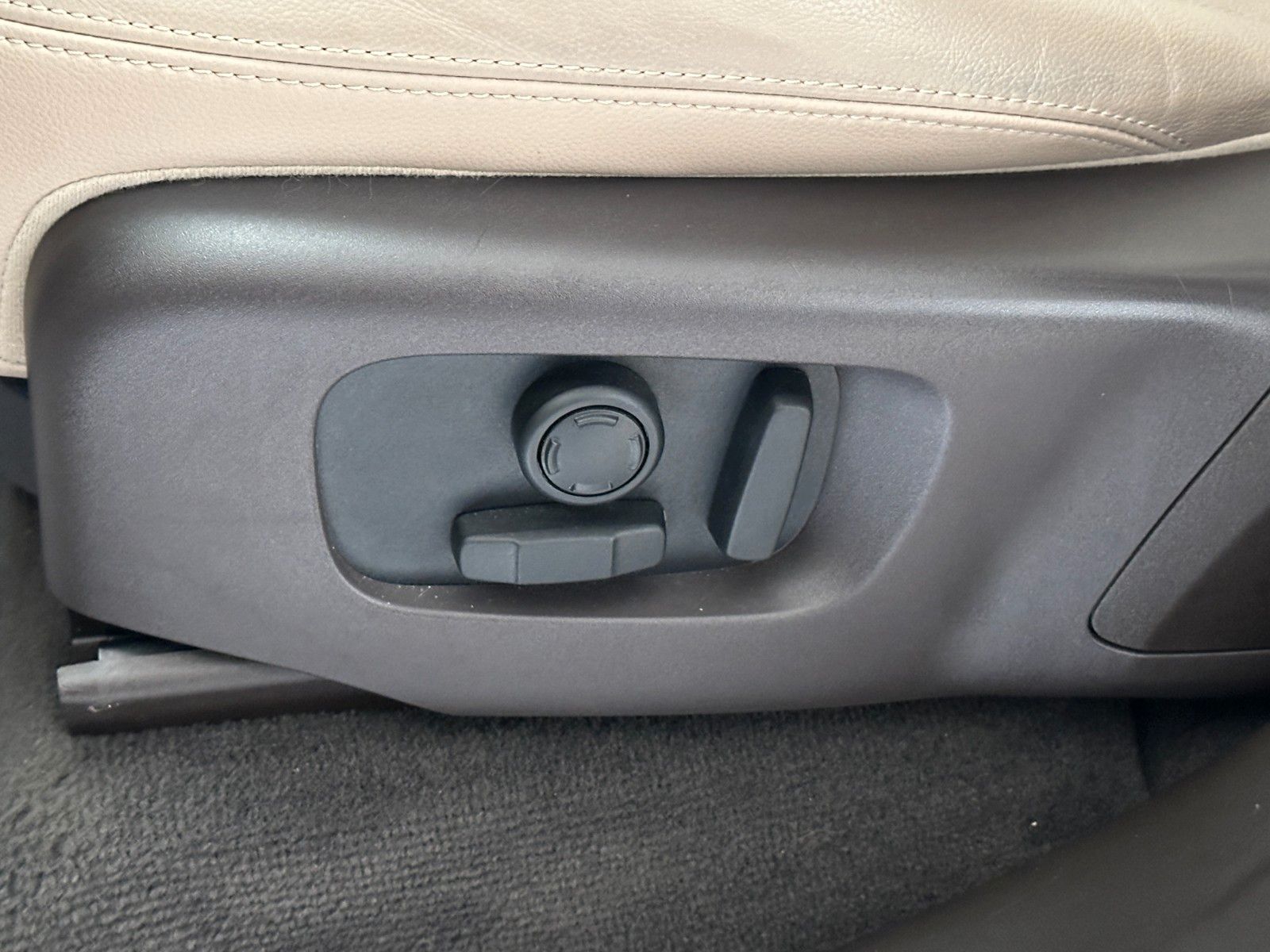 Range Rover Sport D250 S - Samsaru's Car Outlet