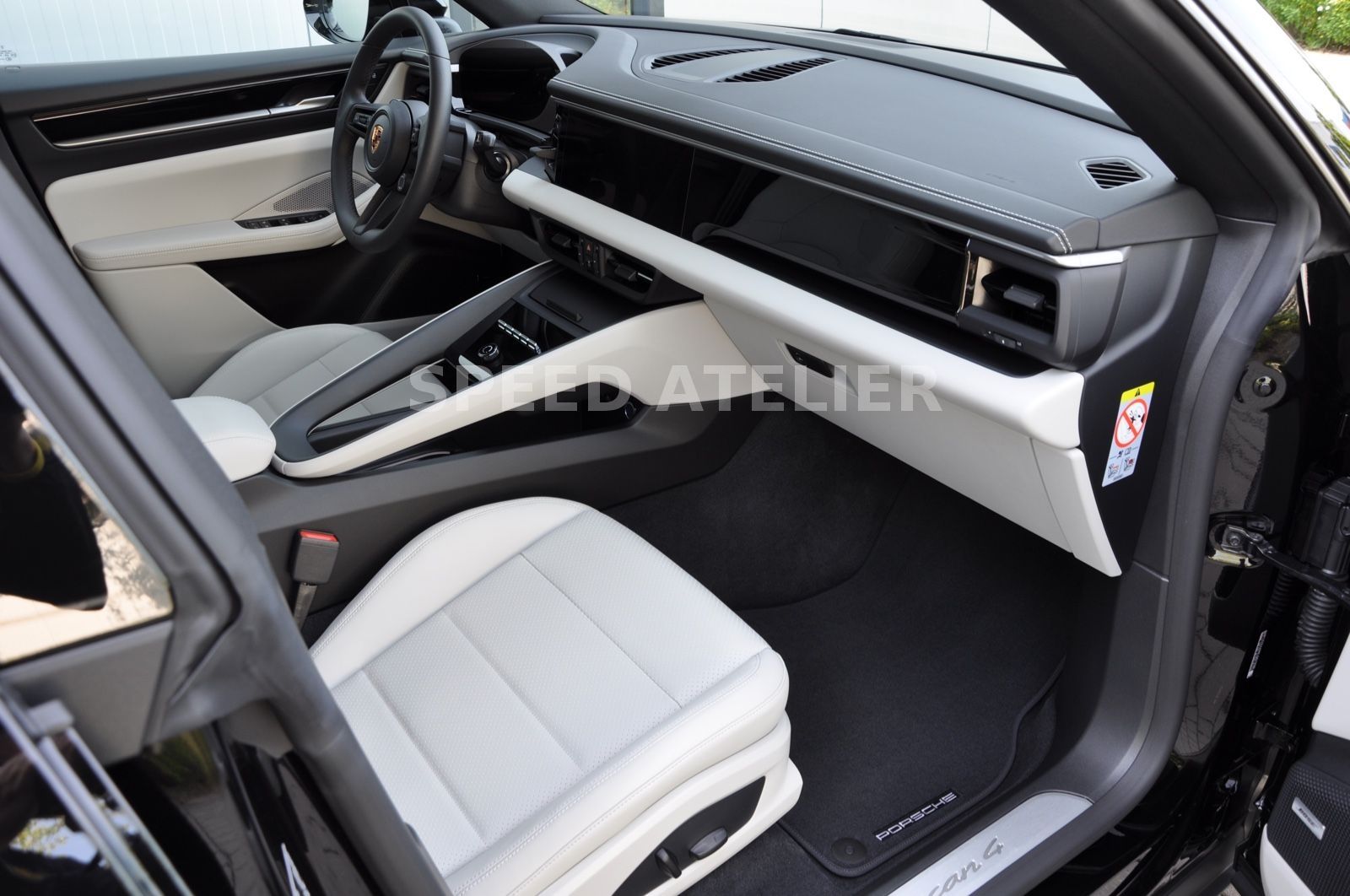 Porsche Macan 4 - Samsaru's Car Outlet