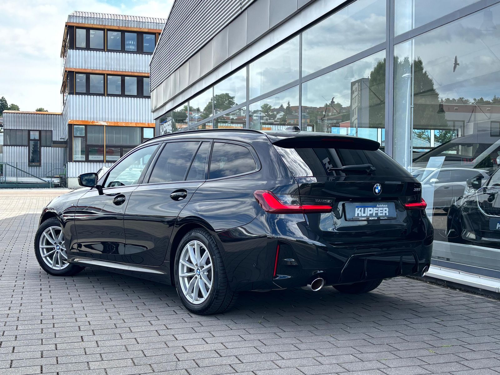 BMW 318 i Tour M Sportp. AHK°ACC*-Ad.LED°Headup+HIFI