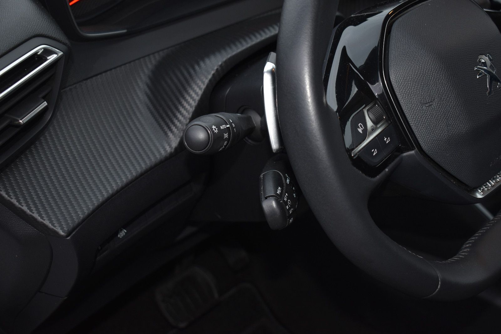 Peugeot 208 ActivePack 100 - Samsaru's Car Outlet