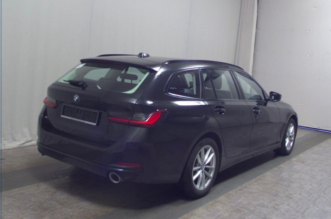 BMW 320d xDrive Touring - Samsaru's Car Outlet