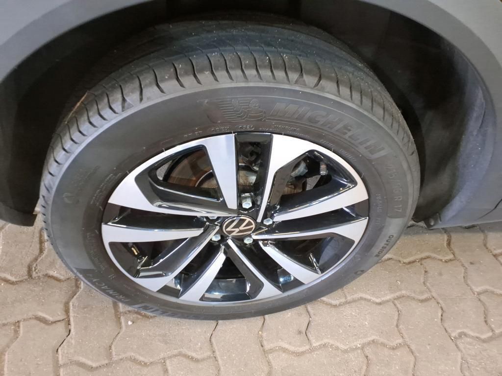 Volkswagen T-Roc 1.5 TSI DSG - Samsaru's Car Outlet
