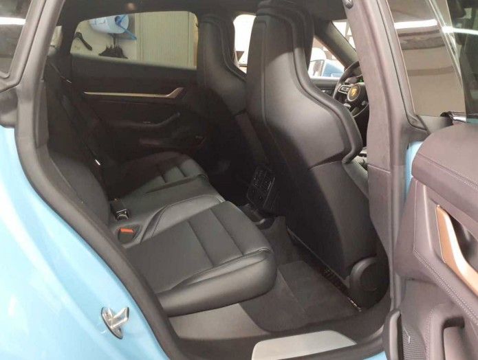 Porsche Taycan Turbo