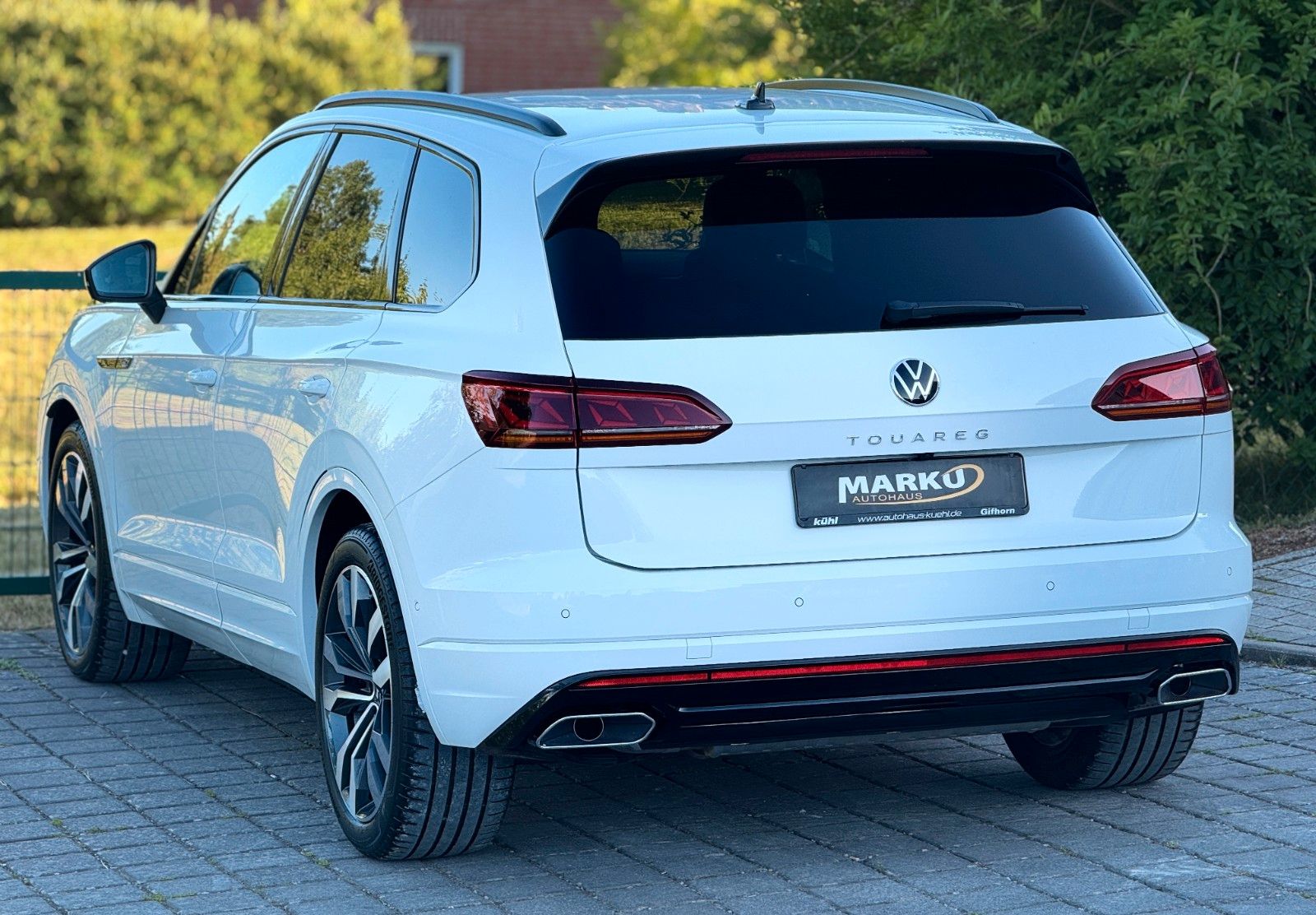 Volkswagen Touareg R-Line 4Motion - Samsaru's Car Outlet